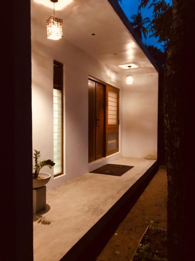 The Loft Hotel Midigama Exterior photo