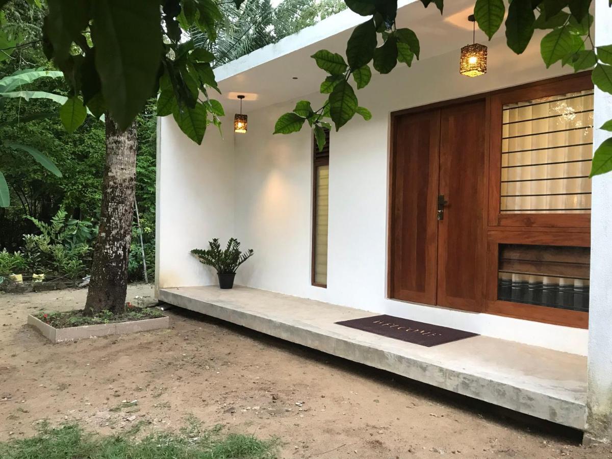 The Loft Hotel Midigama Exterior photo