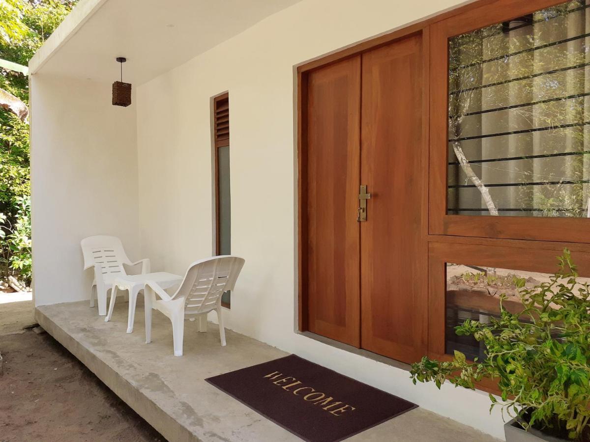 The Loft Hotel Midigama Exterior photo