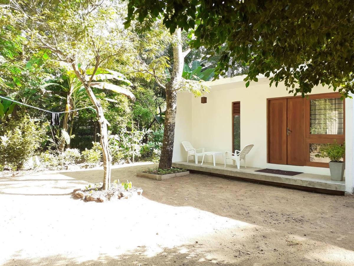 The Loft Hotel Midigama Exterior photo