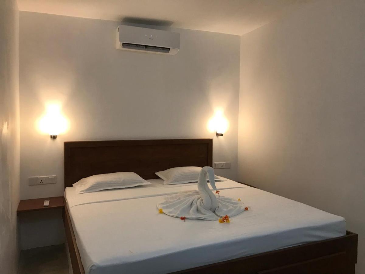 The Loft Hotel Midigama Exterior photo