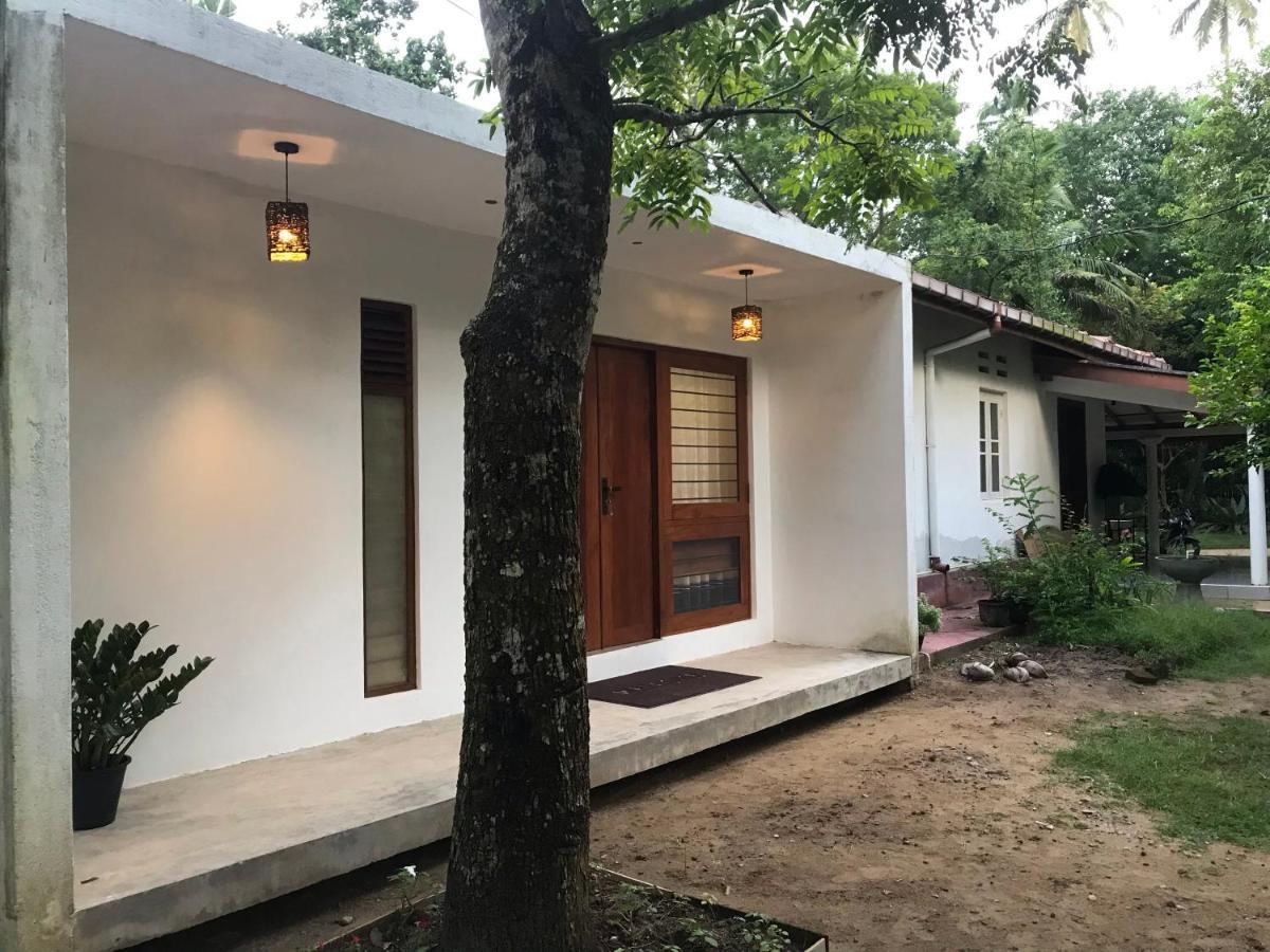 The Loft Hotel Midigama Exterior photo